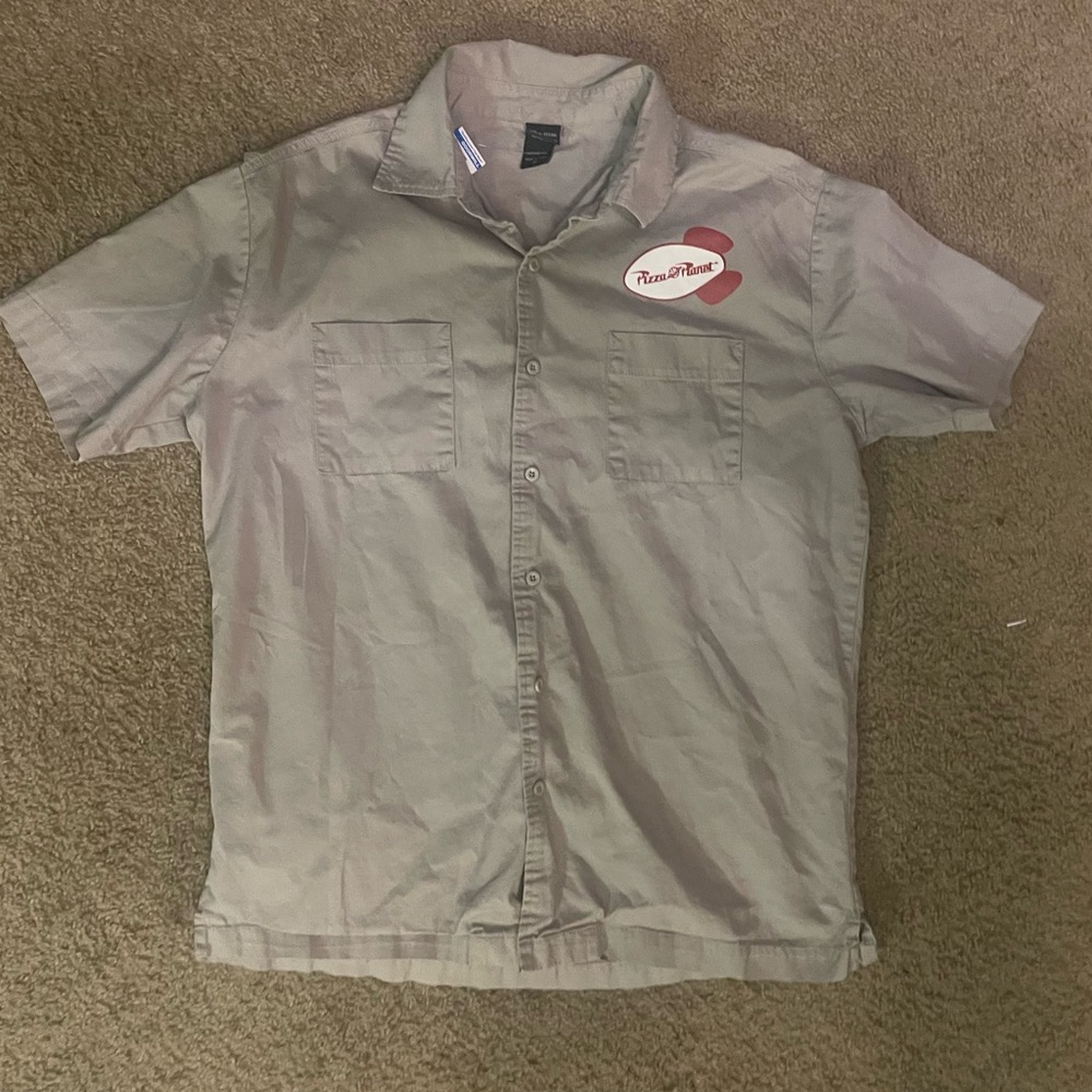 Disney Pizza Planet Shirt Mens Med Brown Short Sleeve Button Up Pixar Collared